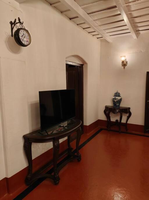 A Quaint Cottage With Rajah'S Seat View. 마디케리 외부 사진