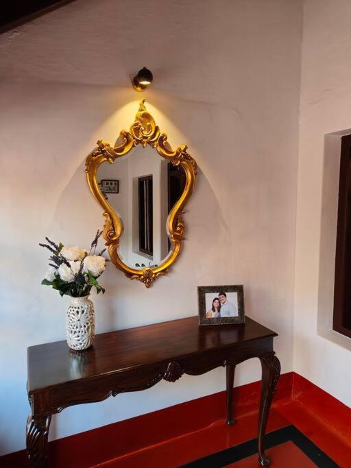 A Quaint Cottage With Rajah'S Seat View. 마디케리 외부 사진